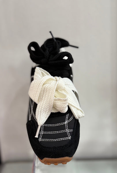 Black Sneaker